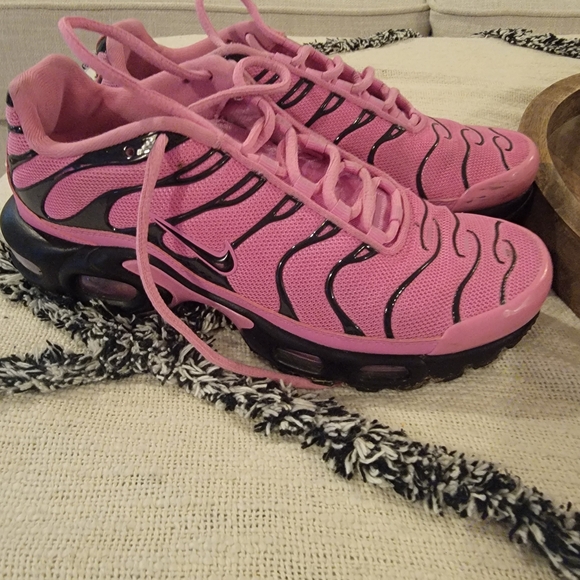 Nike Women's Pink and Black Air Max Sneakers - Picture 2 of 4